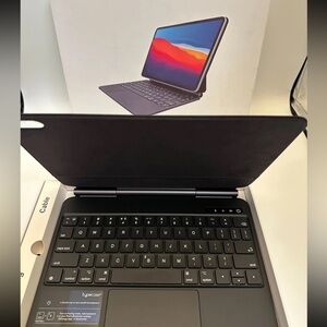 typecase Edge Slim Magnetic keyboard Case for iPad 10th Generation 10.9 open box